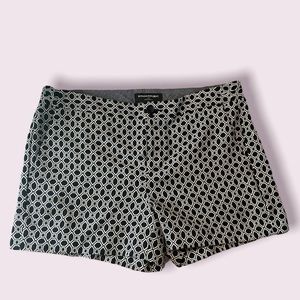 Banana Republic size 6 shorts. Black and white pattern